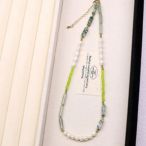 Collar de Perlas de Agua Dulce Naturales Empalme Verde Esmeralda Cristal Piedra Perlado Collar Lujo Ligero Elegante Joyería para Mujer