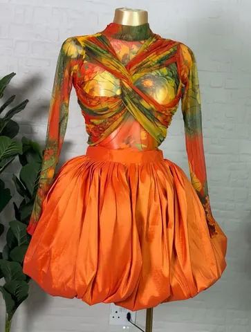 Completo da Donna Top e Gonna in Rete a Maniche Lunghe con Stampa e Gonna a Palloncino Stile Dolce Vacanza