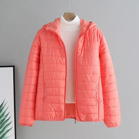 Doudoune Légère pour Femme Coupe Slim Courte à Capuche Manteau Rembourré en Coton Décontracté Vêtement d'Hiver Chaud pour Femme