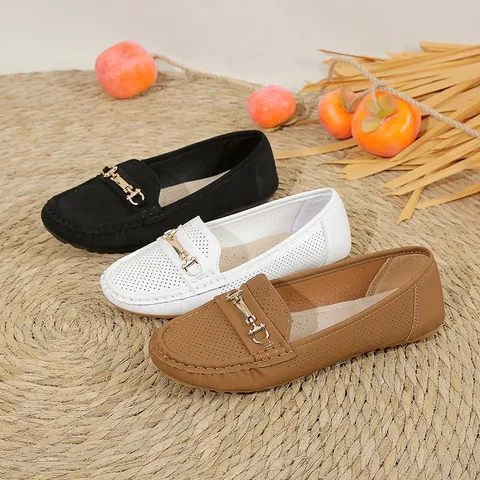 Women Casual Canvas Loafers Comfortable Hollow Out Soft Sole Mother Shoes Flat Horsebit Buckle Slip On Moccasins