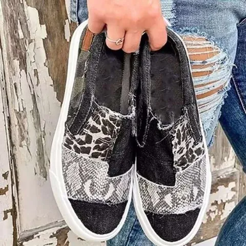 Women Canvas Patchwork Print Casual Shoes Round Toe Flat Loafers Slip-On Walking Sneakers With Leopard Snake Pattern