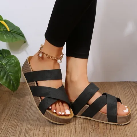 Women's Casual Platform Sandals Cross Strap Patent Leather Open Toe Slides Comfortable Non-Slip Summer Beach Slippers For Women