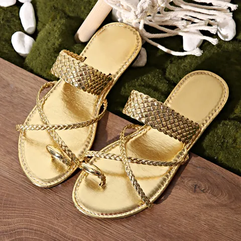 Sandales Plates pour Femmes avec Anneau d'Orteil Brides Tressées Semelle en Caoutchouc PU Sandales de Plage Légères Décontractées Or Noir