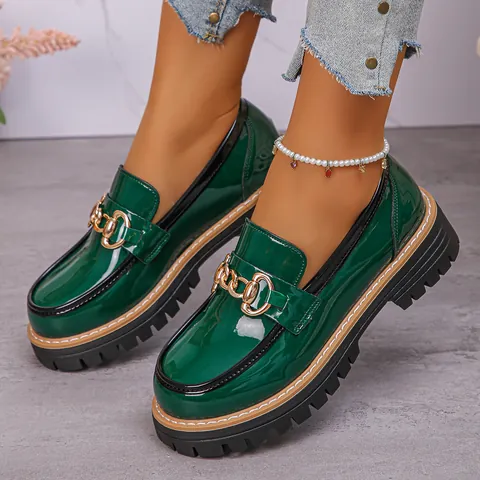 Mocassins Style Britannique pour Femmes Chaussures à Plateforme à Talon Épais Cuir PU Décor de Chaîne en Métal Rétro