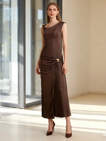Women Elegant Sleeveless Ruched Maxi Dress With Metal Buckle High-End Slim Fit French Style Solid Color Party Long Skirt