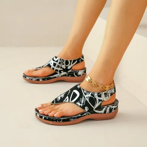 Damen Bohemian Ethno Bestickt Keilabsatz Flip Flops Vintage Blumenmuster PU Leder Sandalen Sommer Verstellbare Rückengurt Plateauschuhe