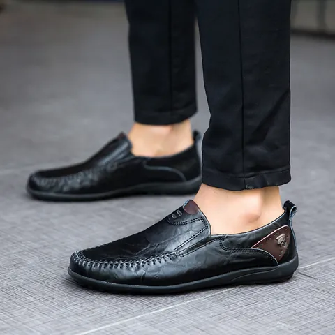 Men Cowhide Leather Loafers Slip On Casual Business Shoes Breathable Lightweight Hand Stitched Fashion Moccasins Outdoor Footwear