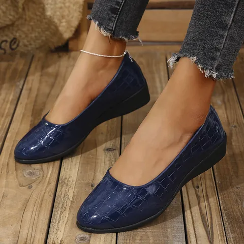 Women Pointed Toe Wedge Single Shoes Crocodile Embossed PU Leather Slip-On Fashion Comfortable Work Shoes Plus Size