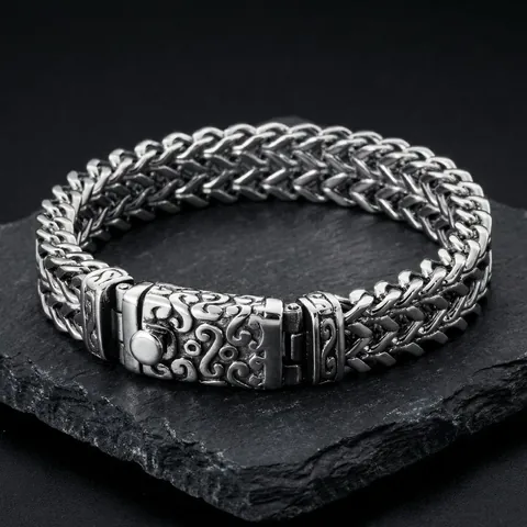 Bracciale da Uomo in Acciaio al Titanio Catena a Chiglia Vintage Nuvola della Fortuna Strass Teschio Bracciale Dark Punk Hip Hop Gioielli Regalo per Uomo