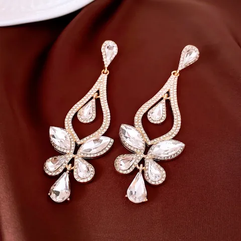 Vlinder Waterdruppel Hangende Oorbellen Voor Vrouwen Legering Strass Ingelegd Sieraden Met Zilveren Oorsteker Luxe Banket Accessoires