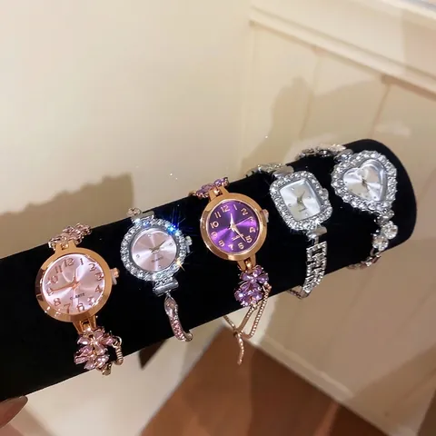 Exquisite Women Rhinestone Flower Bracelet Watch Alloy Quartz Bangle Watch Elegant Luxury Jewelry Watch Daily Versatile Fashion