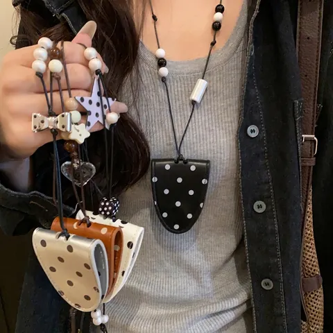 Koreaanse Stijl Polka Dot Lederen Magnetische Brilhouder Ketting Voor Vrouwen Draagbare Zonnebril Opbergclip Lange Truiketting