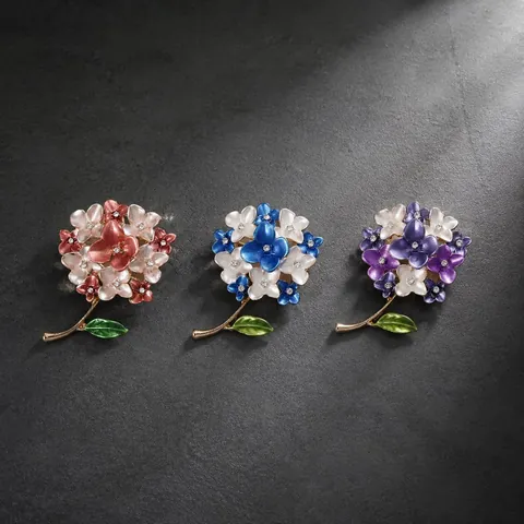 Vintage Alloy Enamel Hydrangea Flower Brooch Rhinestone Inlaid Elegant Floral Breastpin For Women Clothing Jewelry Gift