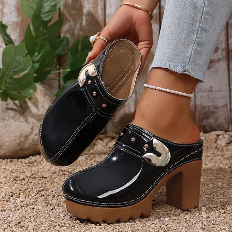 Women Platform Chunky High Heel Mules Patent Artificial Leather Closed Toe Studded Sandals European Fashion Slip On Summer Clogs