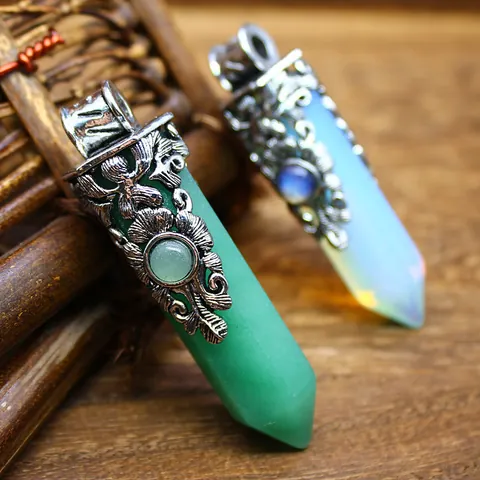 Retro Naturstein Sechseckige Säule Anhänger Halskette Gravierte Legierungskappe Heilkristall Quarz Boho Schmuck Geschenk