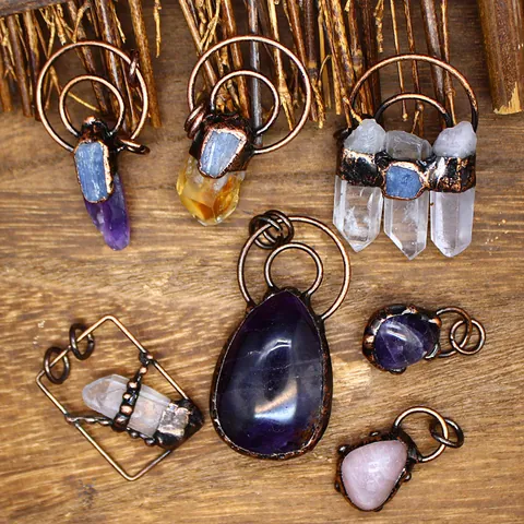 Vintage Handgefertigte Natürliche Kristall Rohstein Anhänger Kupfer Drahtwicklung Amethyst Citrin Boho Schmuck Accessoire