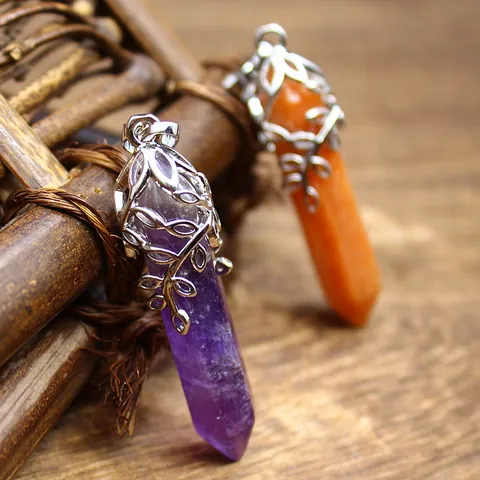 Naturstein Sechseckige Säule Anhänger Legierung Hohlblatt Design Amethyst Tigerauge Kristall Halskette Schmuckherstellung Charme