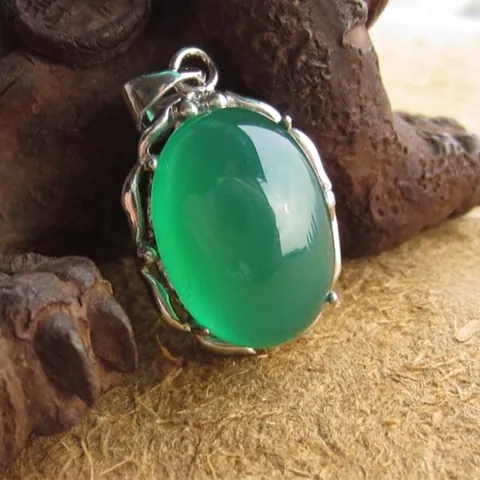 Vintage Oval Green Red Agate Chalcedony Pendant Only Without Chain Gold Silver Plated Copper Alloy Wave Edge Women Jewelry