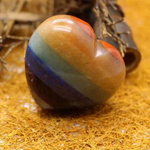 Set di Pietre Chakra Arcobaleno a Forma di Cuore Sfera Piramide Guasha Pietre Naturali a Strati per Meditazione Guarigione Arredamento Casa