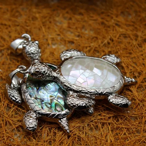 Alloy Natural Shell Sea Turtle Pendant Bohemian Mother of Pearl Sea Turtle Shell Pendant For Women Beach Vacation Jewelry