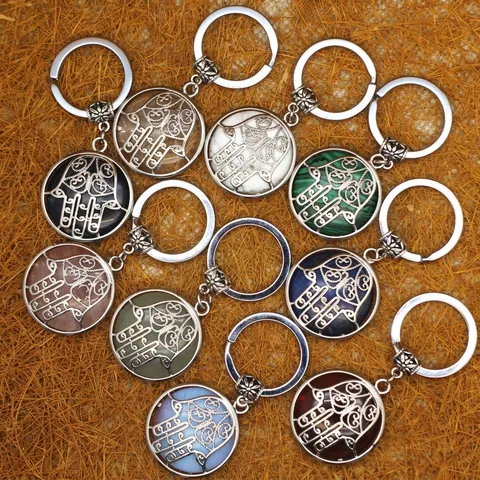 Vintage Ethnic Hamsa Hand Keychain Hollow Metal Fatima Hand Pendant Keychain With Natural Stone Crystal For Men Women Bag Charm Gift