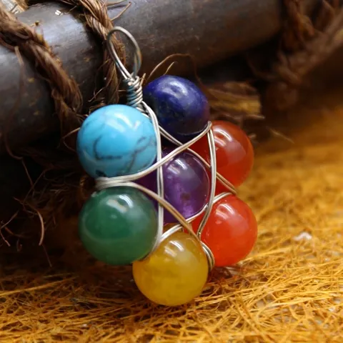 Colgante de Flor Hecho a Mano de Estilo Étnico Envuelto en Alambre Solo Colgante de Cuentas de Chakra de Piedra de Ágata Multicolor Sin Cadena Regalo de Joyería para Mujeres
