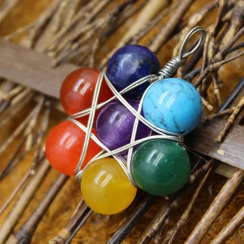 Colgante de Flor Hecho a Mano de Estilo Étnico Envuelto en Alambre Solo Colgante de Cuentas de Chakra de Piedra de Ágata Multicolor Sin Cadena Regalo de Joyería para Mujeres