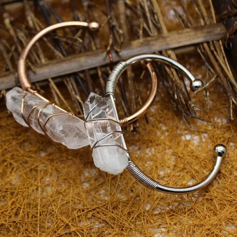Natürlicher Bergkristall Spitze Draht Umwickelt Offener Armreif Verstellbarer Handgefertigter Böhmischer Schmuck Für Damen Vergoldet