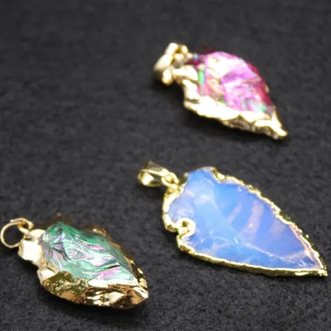 Vintage Rokoko Schild Pfeilspitze Naturstein Opal Anhänger Halskette Für Damen Vergoldet Unregelmäßiger Roher Kristall Boho Schmuck