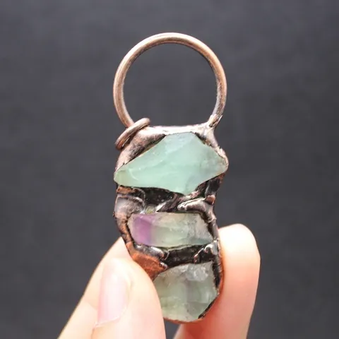 Natural Irregular Green Fluorite Pendant Necklace With Vintage Bronze Alloy Wrap Bohemian Raw Stone Jewelry For Women Gift