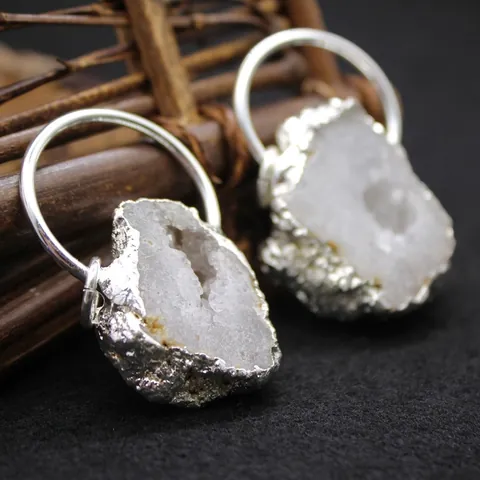 Vintage Irregular Natural Agate Druzy Pendant Necklace For Women Silver Plated Crystal Slice Exaggerated Sweater Chain Jewelry Gift