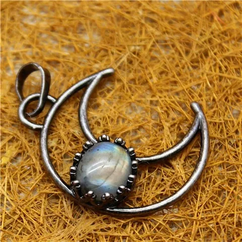 Collier Pendentif Lune en Alliage d'Argent Antique Vintage pour Femmes avec Bijoux Incrustés de Cristal Naturel Labradorite Améthyste