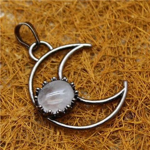 Collier Pendentif Lune en Alliage d'Argent Antique Vintage pour Femmes avec Bijoux Incrustés de Cristal Naturel Labradorite Améthyste