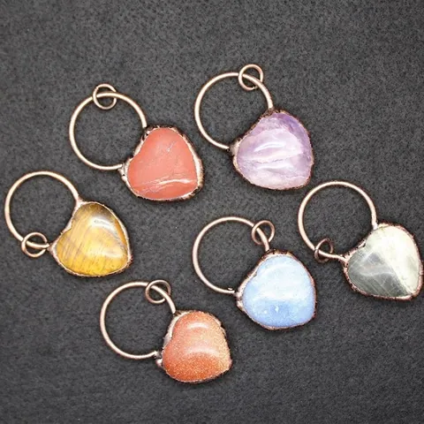 Collier Pendentif en Pierre Naturelle Forme de Cœur Vintage pour Femme Collier Cœur en Alliage Rétro Bijoux Chaîne de Pull Cadeau