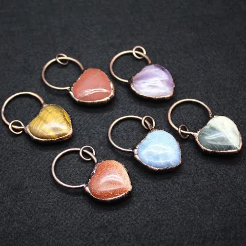 Collier Pendentif en Pierre Naturelle Forme de Cœur Vintage pour Femme Collier Cœur en Alliage Rétro Bijoux Chaîne de Pull Cadeau