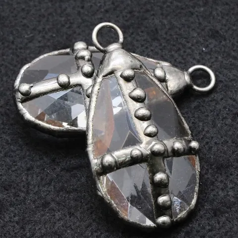 Collana con Ciondolo a Scudo Crociato Vintage per Uomo Donna Placcata Argento Antico con Cristallo di Rocca Croce Gotica