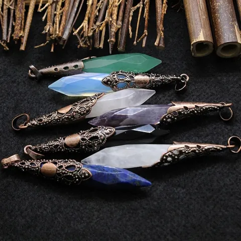 Vintage Natural Stone Hexagonal Bullet Point Pendant Necklace For Women Retro Hollow Alloy Cap Lapis Lazuli Amethyst Healing Crystal Jewelry