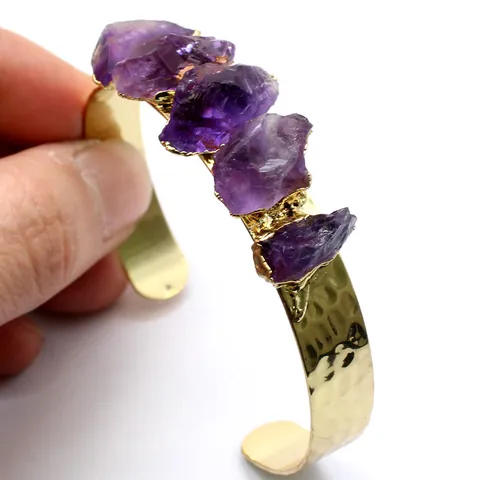 European Personality Irregular Amethyst Open Bangle Gold Plated Alloy Hammered Texture Crystal Raw Stone Bracelet For Women