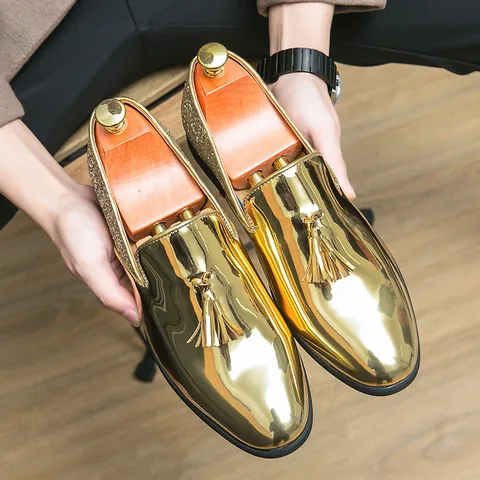 Mocassins pour Hommes Style Britannique avec Glands Cuir PU Effet Miroir Paillettes Chaussures de Business Décontractées Grandes Tailles Antidérapantes
