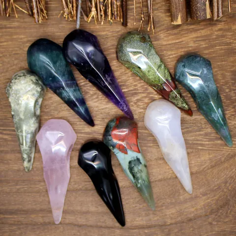 Natural Stone Hand Carved Bird Skull Figurine Crystal Raven Skull Decor For Halloween Art Sculpture Home Office Decoration Ornament