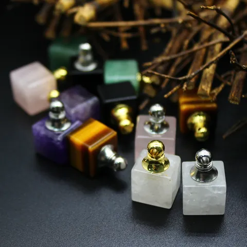 Collana con Ciondolo a Bottiglia di Olio Essenziale in Pietra Naturale Minimalista Diffusore di Profumo in Cristallo a Cubo