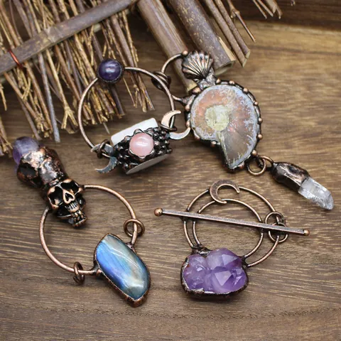 Medieval Vintage Style Ammonite Fossil Pendant Necklace Amethyst Labradorite Quartz Skull Crystal Gothic Sweater Chain Jewelry