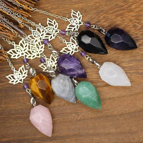 Collar con Colgante de Péndulo de Cristal Cónico Facetado de Piedra Natural Con Amuleto de Flor de Loto Calada Símbolo Om Joyería de Meditación
