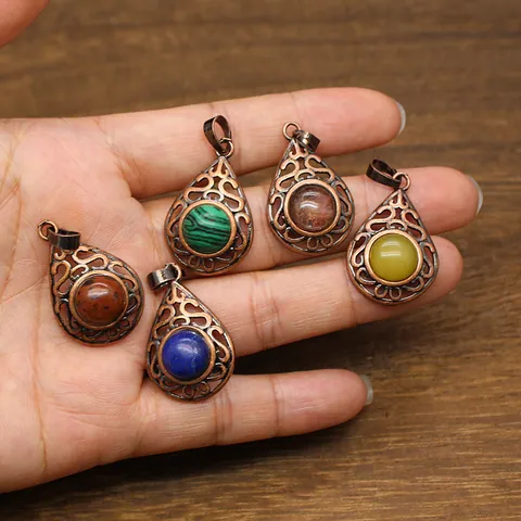 Vintage Hollow Waterdrop Natural Stone Crystal Pendant Necklace Retro Copper Plated Alloy Clavicle Chain Ethnic Jewelry Women Gift