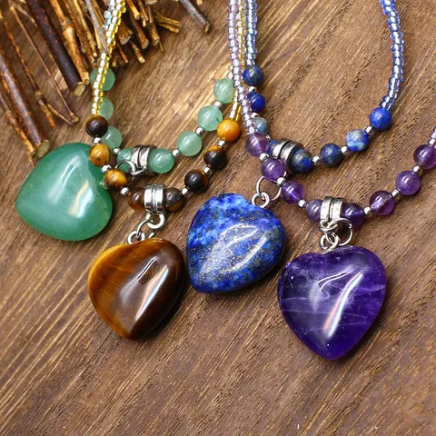 Natural Stone Heart Pendant Necklace for Women Korean Style Amethyst Lapis Lazuli Tiger Eye Green Aventurine Acrylic Beaded Chain Necklace Jewelry Gift