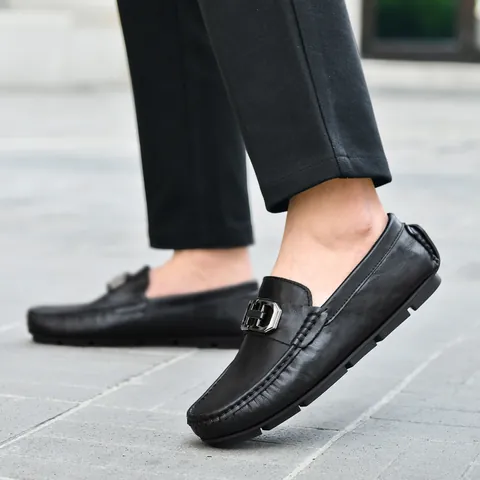 Chaussures de Conduite pour Hommes en Cuir de Vachette Décontracté Britannique Couleur Unie Boucle Métallique Mocassins Cousu Sans Lacets