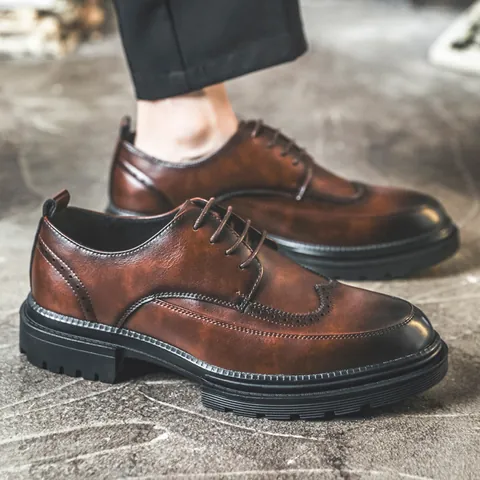 Scarpe Brogue da Uomo in Pelle Business Formale con Intagli Wingtip Suola in Gomma Antiscivolo Scarpe Eleganti Rialzate Uomo