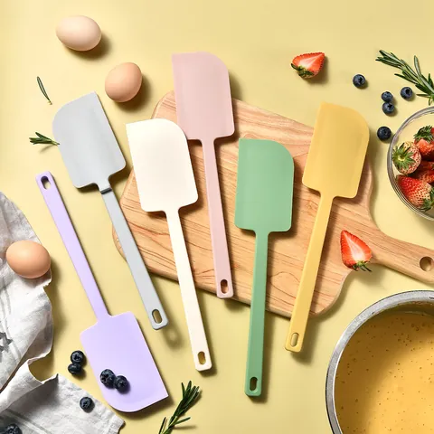 Heat Resistant Silicone Spatula Integrated Baking Tool For Cream Butter Jam Cake Scraping Mixing Kitchen Utensil Gift