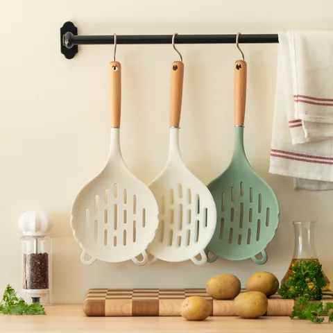 Large Silicone Slotted Spoon Skimmer Heat Resistant Kitchen Cooking Spoon With Wood Or Stainless Steel Handle For Frying Hot Pot