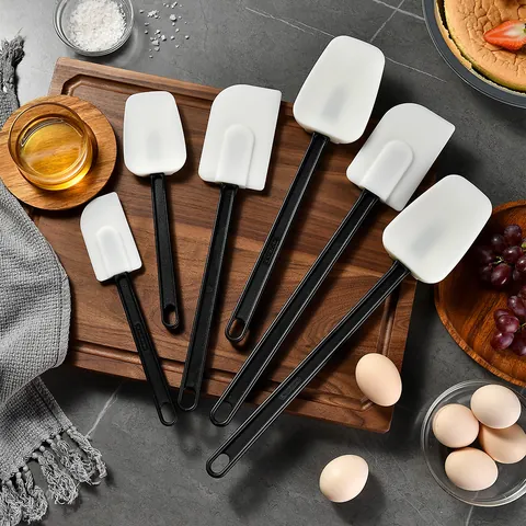 Heat Resistant Silicone Baking Spatula With Long Handle Cream Scraper DIY Cake Butter Spatula Mixing Tool For Kitchen Bakery